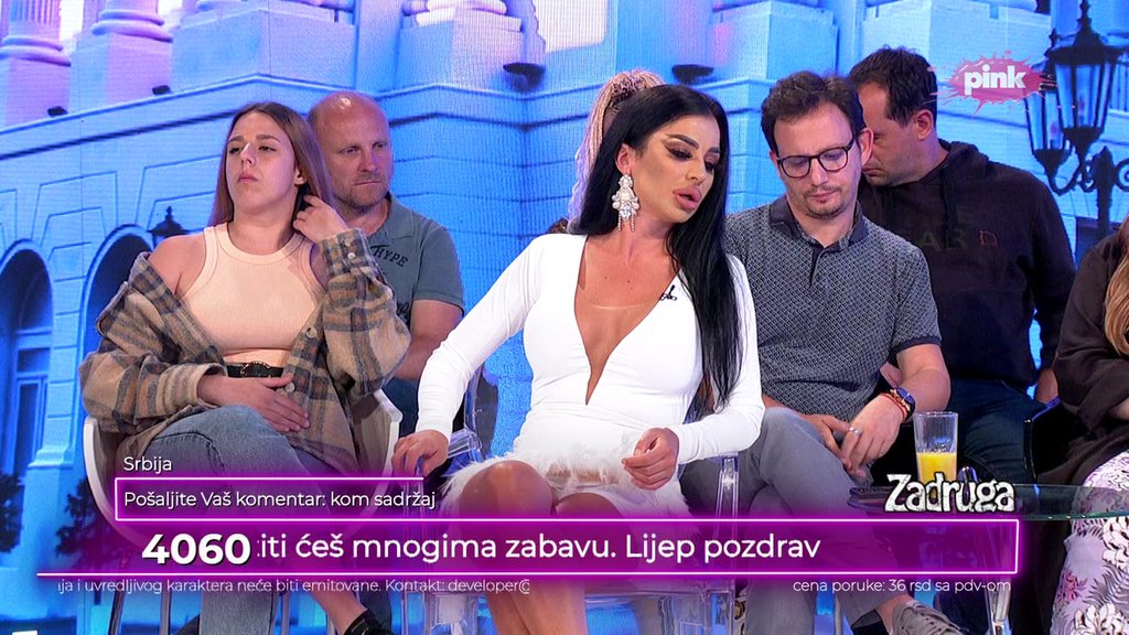 pink rs NEKADA SU DEVOJKE BILE ZAKOPČANE DO VRATA Sanja dobila