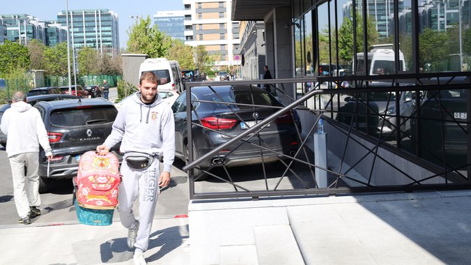 VELJKO STIGAO U PORODILIŠTE PO BOGDANU I SINA KRSTANA Cecina snajka