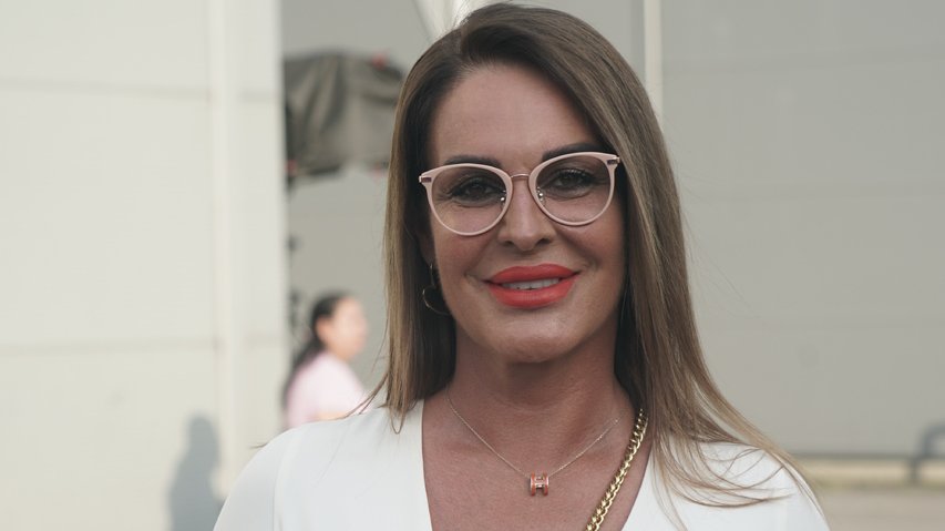 KAKVO TELO KUMA IMA Milena Kačavenda se skinula u bikini njeno BUJNO POPRSJE očaralo fanove