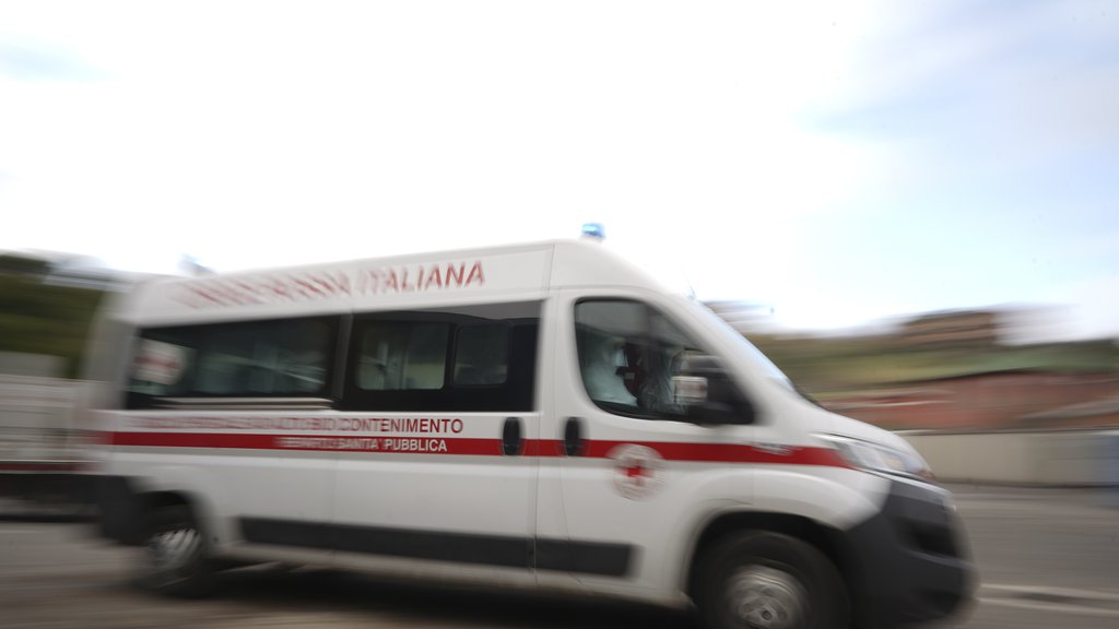 Tragedija u Rimu: Žena poginula kada je na nju palo drvo u parku