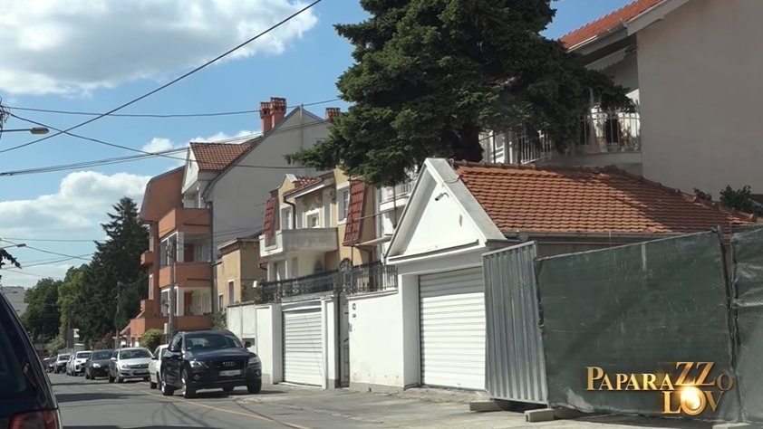 Imamo dve kuće, jedini naslednik je... Evo šta pripada Stefanu Kariću, učesniku Elite 10: Pogledajte kako izgleda luks vila na Zvezdari sa bazenom (FOTO)