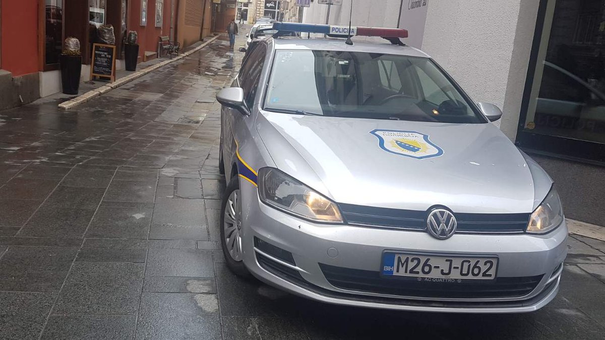 PUCNJAVA U SARAJEVU: Više osoba ranjeno u bašti restorana