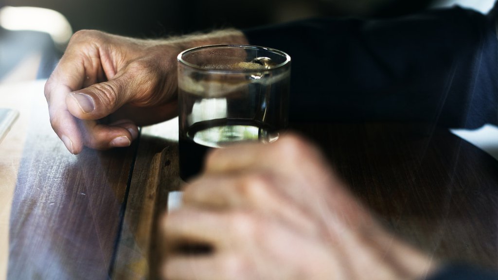 DOKAZANO I JEDNA ČAŠA JE PREVIŠE Alkohol izaziva desetak vrsta oboljenja