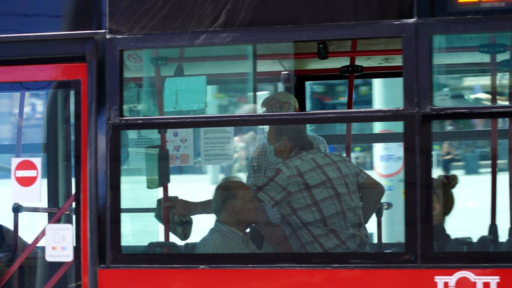 Drama u Beogradu: Čovek se srušio u autobusu, svi mislili su da je pijan, a onda se dogodio obrt