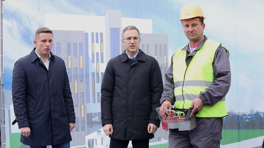 Pink Rs Ministar Stefanovic Polozio Kamen Temeljac Za
