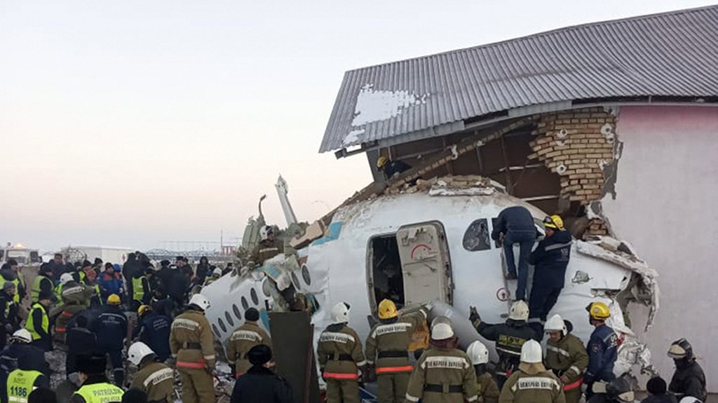 Otkriveno da li je u avionu koji se srušio bilo dece: Najnoviji detalji nesreće u Kazahstanu