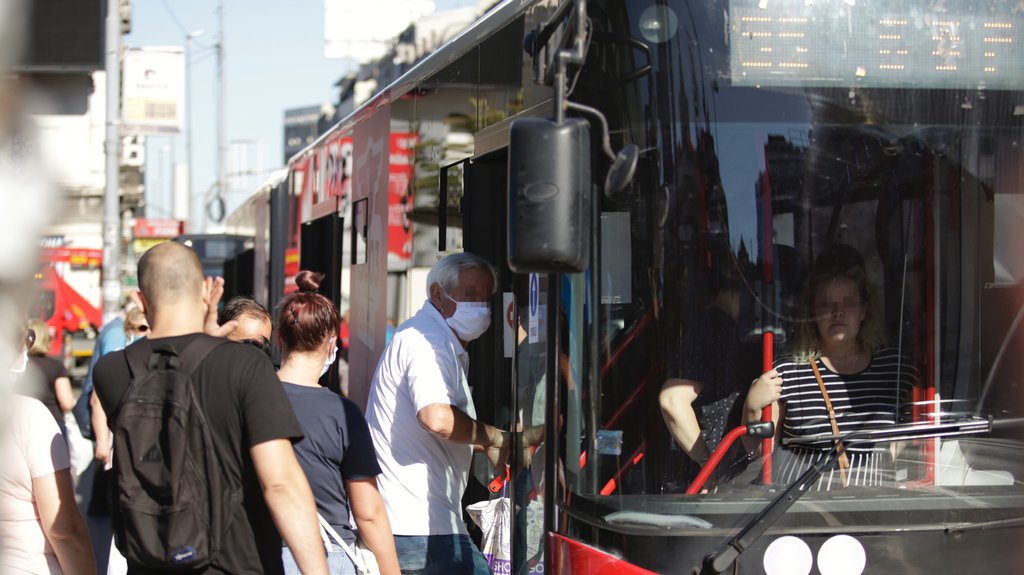 OVA ULICA U BEOGRADU OD SUTRA SE ZATVARA: Čak 15 linija GSP menja trasu, a u ovom delu grada kreću HITNI radovi