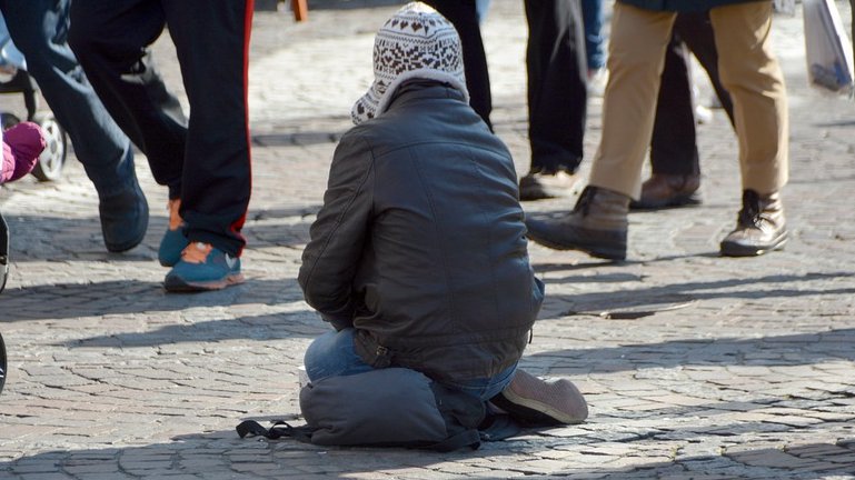 BESKUĆNIK NASLEDIO 42.000 EVRA, PA IH ZABORAVIO NA PERONU: Već sledećeg jutra desilo se nešto što NIKO NIJE OČEKIVAO! Policija otvorila torbu - umalo