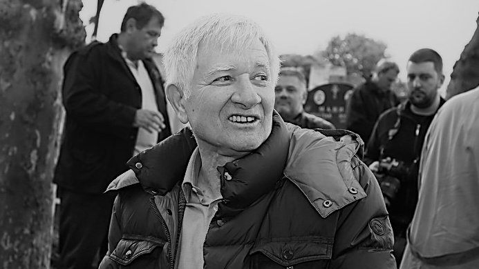 Tužne scene na grobu Novice Zdravkovića, prijatelj razočaran: Ni sveća ni cveća, niko mu ne dolazi...