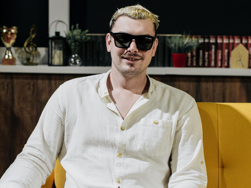 Zarađivao je i do 6.000 dolara dnevno, a bio je NAJPLAĆENIJI Armanijev model: Toma Panić otkrio mračne tajne života svetskog džet-seta