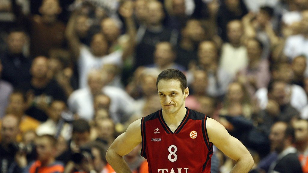 IGOR RAKOČEVIĆ ZAVRŠIO U BOLNIČKOJ POSTELJI: Legendarni košarkaš iz ...