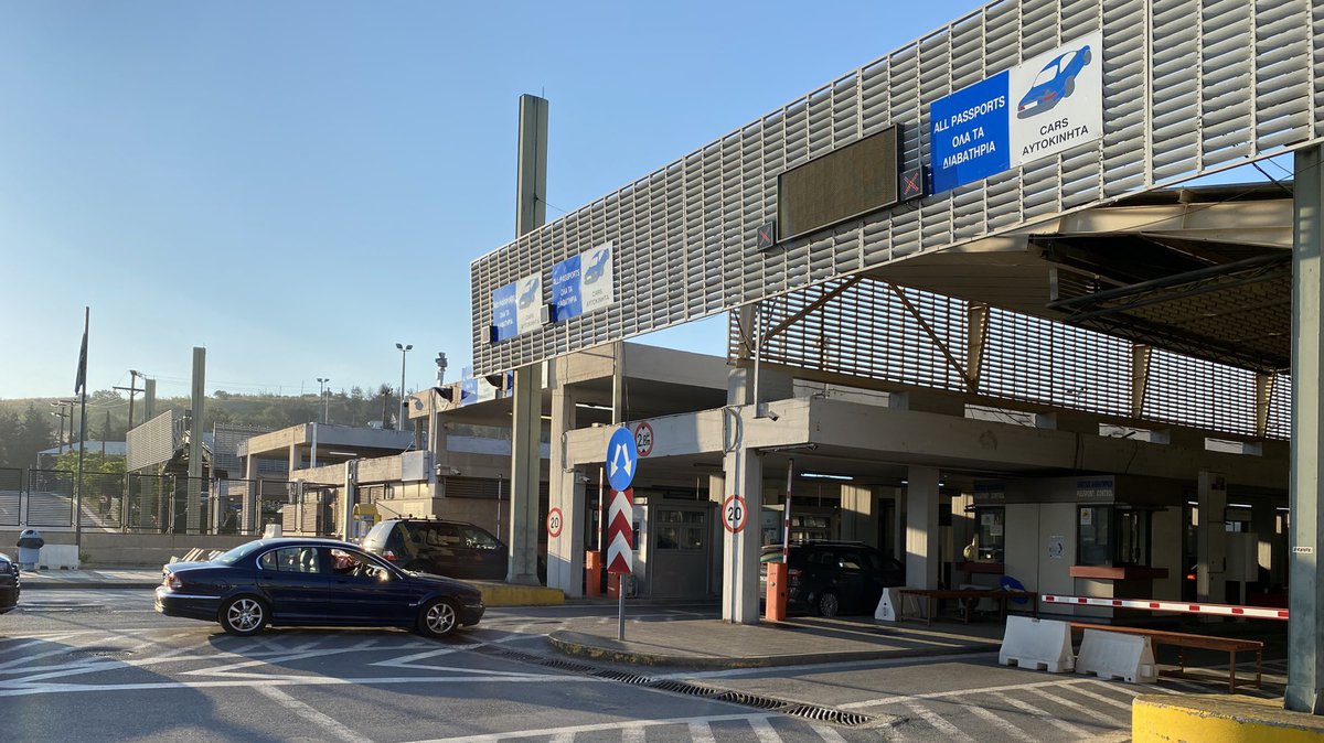 VOZAČI, OBRATITE PAŽNJU! Na snazi nove izmene u saobraćaju u Grčkoj, evo gde je smanjena brzina, a zbog ovoga vam oduzimaju tablice – nema izlaska iz ZEMLJE