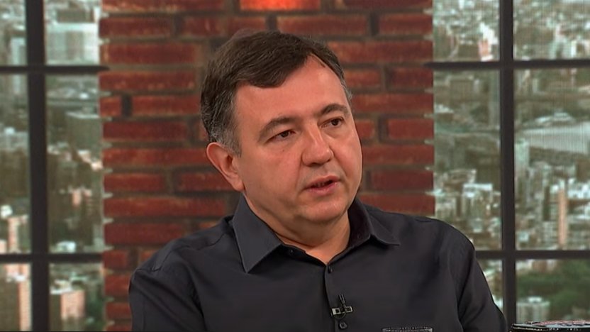 Anđelković glasnogovornik konfuzije i kontradiktornosti! Od nema sankcija, do Vučić kriv za sankcije, a sve to u prozapadnim tajkunskim medijima čovek