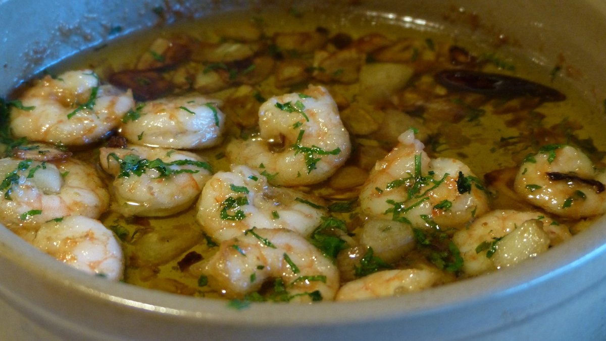 ČORBA SA RAČIĆIMA KOJA OSVAJA NA PRVU KAŠIKU: Ukus restoranskog specijaliteta iz vaše kuhinje!