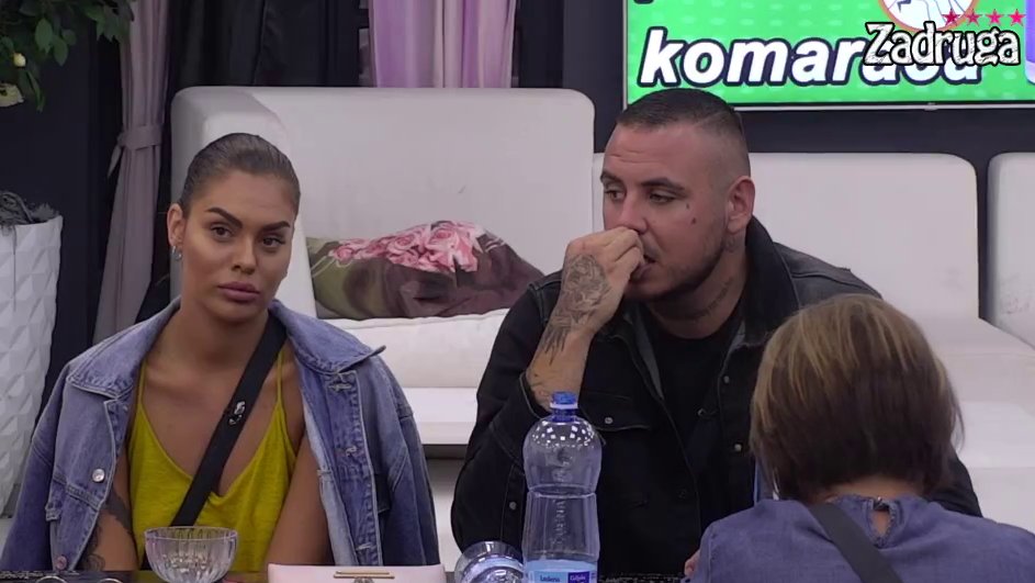 pink.rs | ONA NJEGA NE MOŽE OČIMA DA GLEDA, OVO JE KUPOVINA MIRA: Mina i Car NA STUBU SRAMA zbog PONOVNOG ZBLIŽAVANJA! Zadrugari ih UNIŠTILI komentarima! 'SRAM TE BILO, KRPO LJUDSKA!' (VIDEO) - Vimarsana News