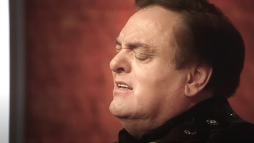 Kićo Slabinac je jednu od najtužnijih pesama posvetio NJOJ: Istinita priča iza legendarne balade ‘Zbog jedne divne crne žene’