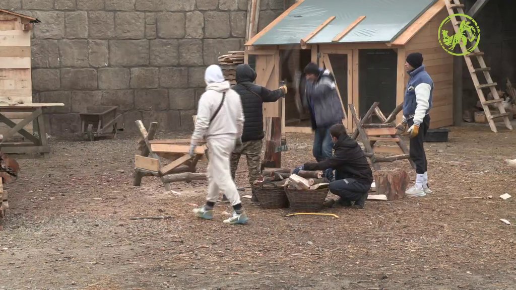 Boža nema ni vremena, a ni živaca da nadgleda mukotrpne radove: Pući će nam i ta sekira, poslušaj me (VIDEO)