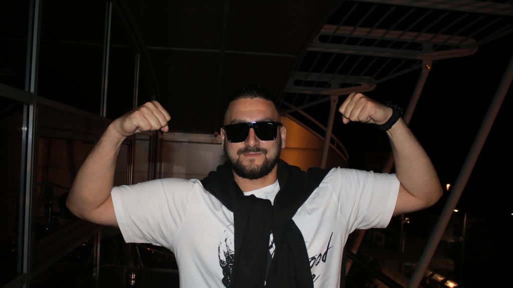 OSMAKČIĆ JE ISKOMPLEKSIRANI BOLESNIK! Zola žestoko odgovorio na prozivke bivšeg rijaliti druga, pa ga pecnuo zbog Glorije: Umesto Marko bolje bi mu išlo ime MAKRO!