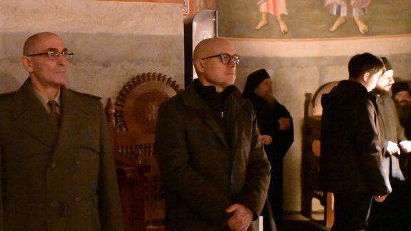 HRISTOS SE RODI: Ministar Vučević prisustvovao Božićnoj liturgiji u ...