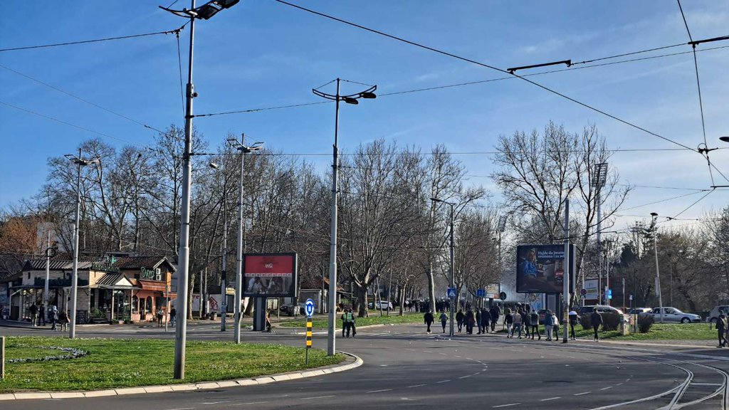 Danas počinju sa radom SEMAFORI U KRUŽNOM TOKU NA AUTOKOMANDI: Detaljno objašnjenje, evo po kom principu funkcionišu