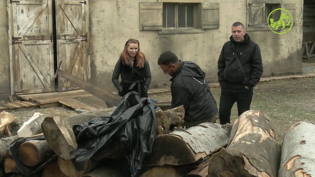 Sneža Kušadasi se nabacuje Peci! On je oduvao, pa joj predložio da pređe na ovog farmera (VIDEO)