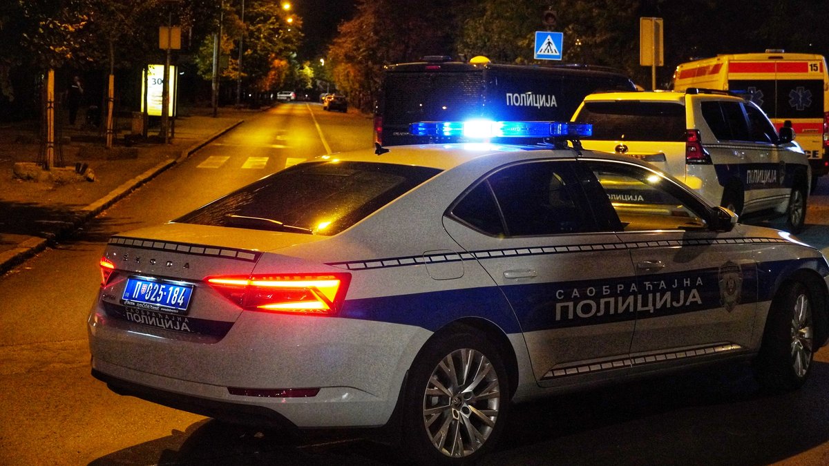 PORODIČNA DRAMA U KALUĐERICI: Braća se posvađala u kući, pa sevnula oštrica! Jedan završio u krvi, drugi u lisicama