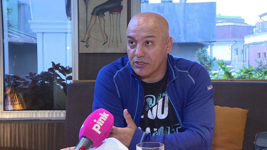 'STALNO MI JE SLAO PISMA I GOVORIO...' Baki B3 otvorio dušu o teškom odrastanju i detinjstvu, progovorio o periodu iz doma, pa otkrio da je Đole Đogani TRAŽIO SAMO OVO od njega!
