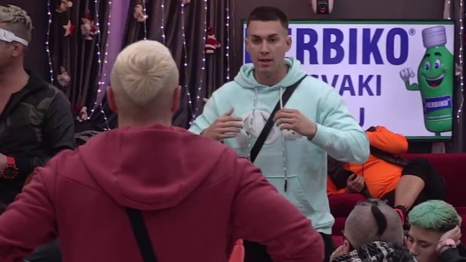 'NE MISLIM NI DA MENE VOLI, NJU RADI...' Mateja prijateljski ...
