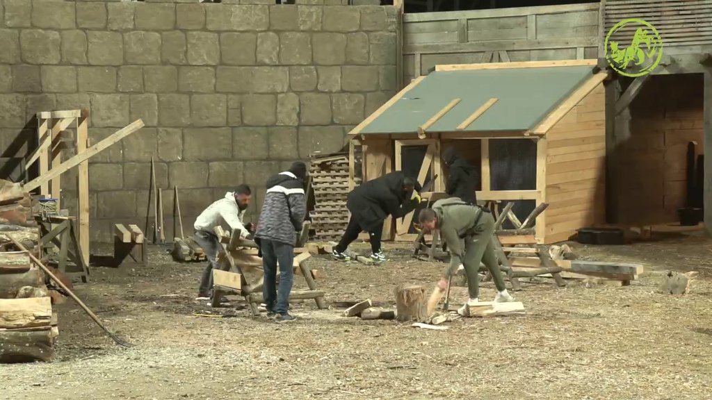 Radna akcija na Farmi: Evo kako se bore protiv zime (VIDEO)