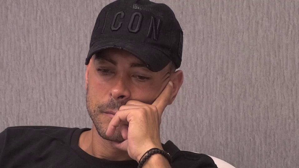 Policija traga za Urošem Ćertićem nakon što je MAČETOM isekao čoveka: Kaskader za sedam dana treba da ide u zatvor zbog OVOG PREKRŠAJA