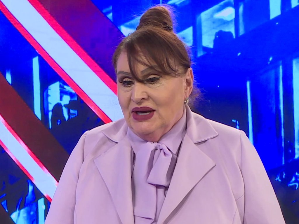 ŠALJU MI SLIKE, UDVARAJU MI SE MLAĐI MUŠKARCI! Poznata Srpkinja (77) iza sebe ima brak, a danas je startuju preko društvenih mreža: Evo šta joj pišu