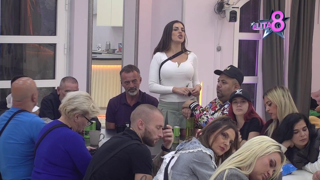 Haos za stolom! Sandra lupila Peji ogradu, Ena ga urnisala pred svima: On ne zna gde je bušan, pojma nema o životu! (VIDEO)