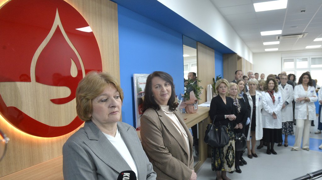 pink.rs ZAVOD OBNOVLJEN! Grujičić Bez Instituta za transfuziju krvi