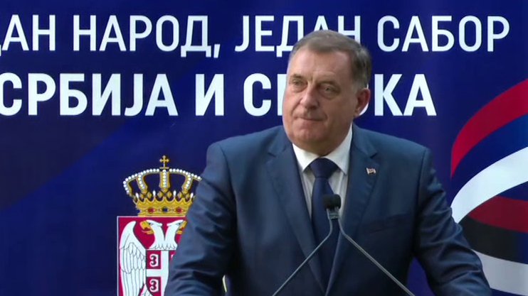 Dodik čestitao Božić i Dan Republike Srpske: Želim da Božić provedete u zdravlju, porodičnom okupljanju i sreći