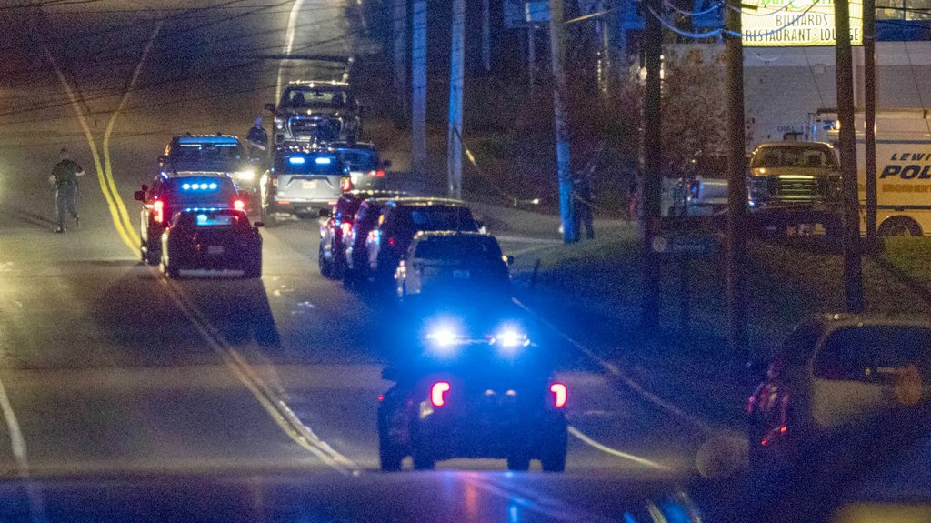 Nesreća u Kaliforniji: Policajac na motociklu naleteo na učesnike parade, 10 osoba povređeno