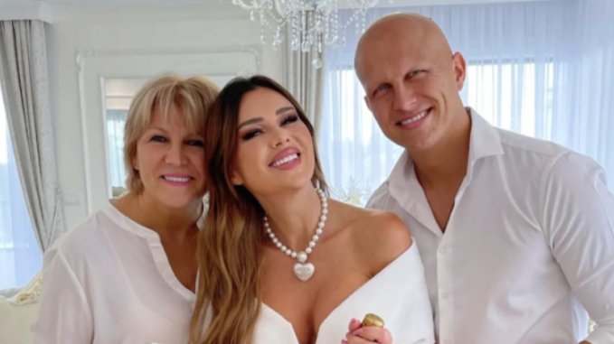 Hitno oglašavanje Slavice Dobrojević: Ćerki Staniji nakon mesec dana od pobede uputila poruku koju niko nije očekivao! (FOTO)