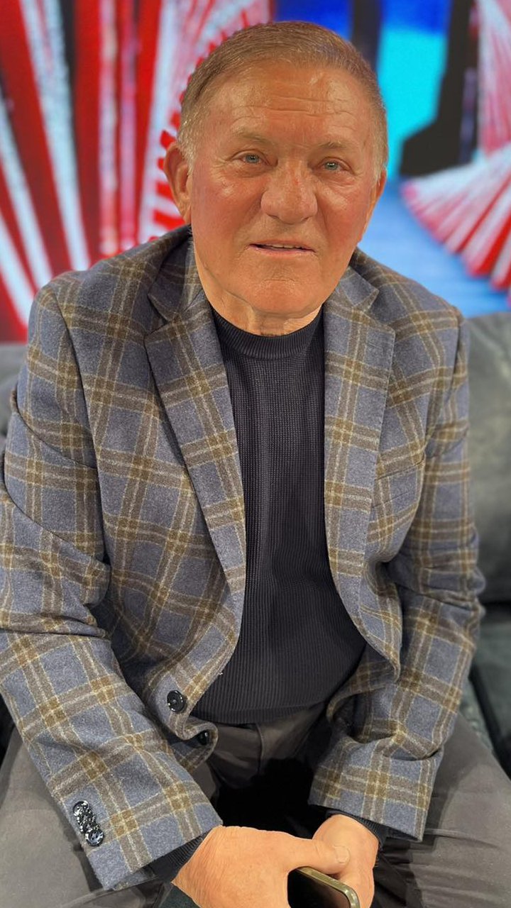 PRIZNAĆU VANBRAČNOG SINA AKO SE URADI DNK: Pevač varao ženu po Americi: Voleo bih da imam još jedno dete!