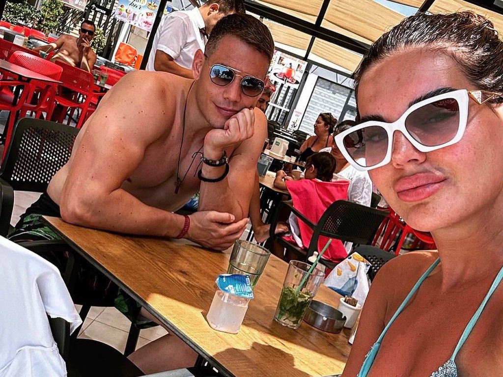 Teško je kada si nezadovoljan svojim telom uz sve... Srpkinja imala burnu vezu u rijalitiju, a sad uživa u braku sa beogradskim šmekerom i deli savete