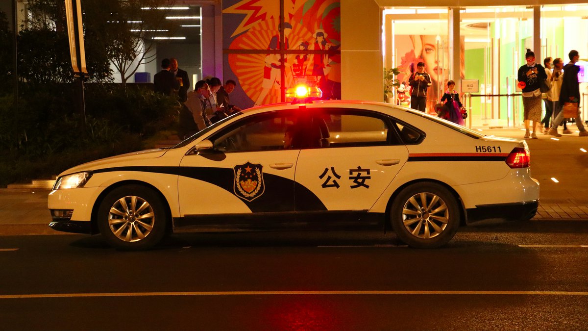 Avion udario u najviši neboder u Pekingu: Policija blokirala područje (VIDEO)