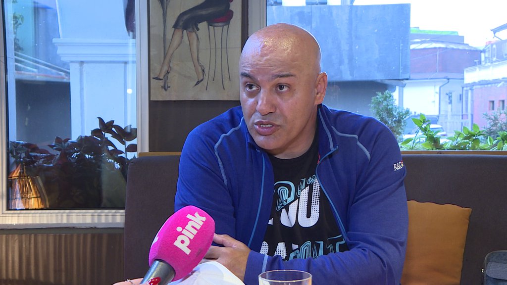 'STALNO MI JE SLAO PISMA I GOVORIO...' Baki B3 otvorio dušu o teškom odrastanju i detinjstvu, progovorio o periodu iz doma, pa otkrio da je Đole Đogani TRAŽIO SAMO OVO od njega!