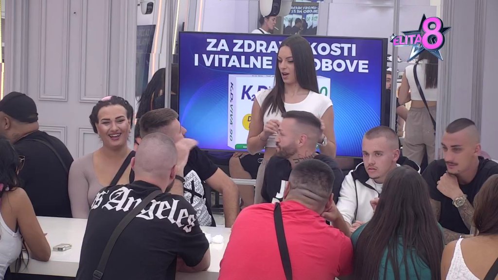 Zvone zvona svadbnena: Ša zamolio za tišinu, pa uživo u programu zaprosio Mionu Jovanović! (VIDEO)