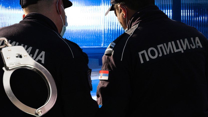 SEKIROM NASRNUO NA POLICAJCE! Hitno uhapšen muškarac iz Prokuplja