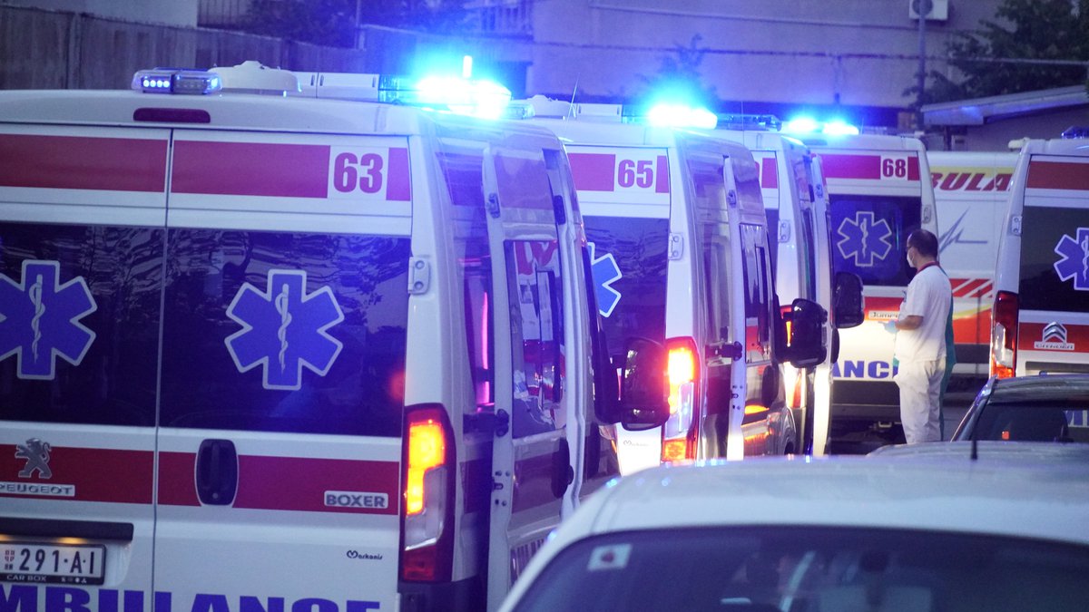 NESREĆA NA VRAČARU! Muškarac pao sa terase, sa teškim povredama hitno prebačen u bolnicu