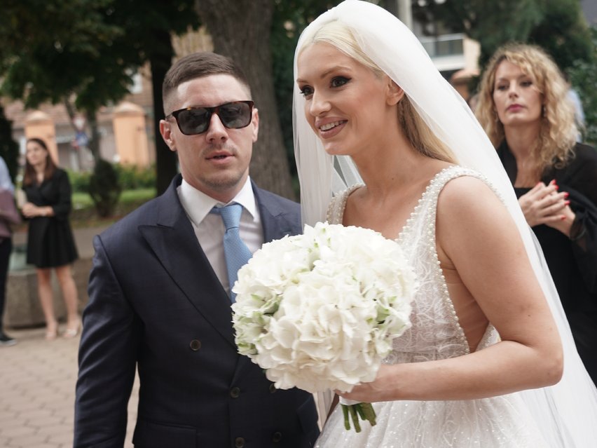 BURNI RAZVODI I RASKIDI OBELEŽILI 2025. GODINU! Isplivale sve prljavštine iz odnosa poznatih: Ovaj brak trajao SAMO MESEC DANA, a ONA je posle LAVA, našla svog TIGRA (FOTO)