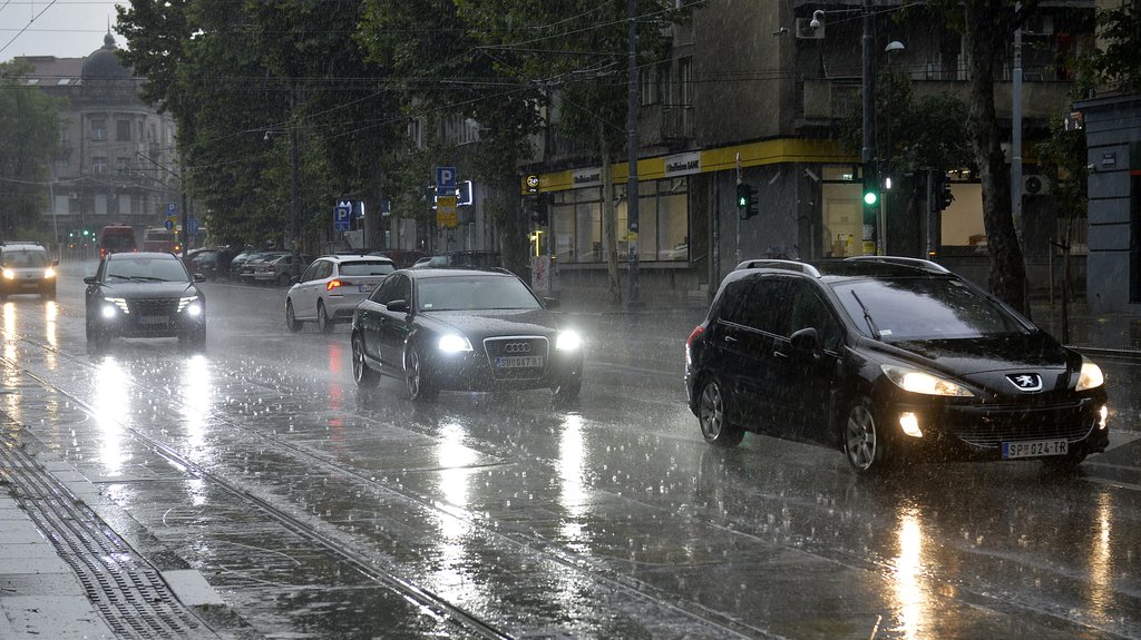 RHMZ NAJAVIO PAD TEMPERATURE I SNEG: Danas do 17 stepeni, a OVO je detaljna prognoza za naredne dane