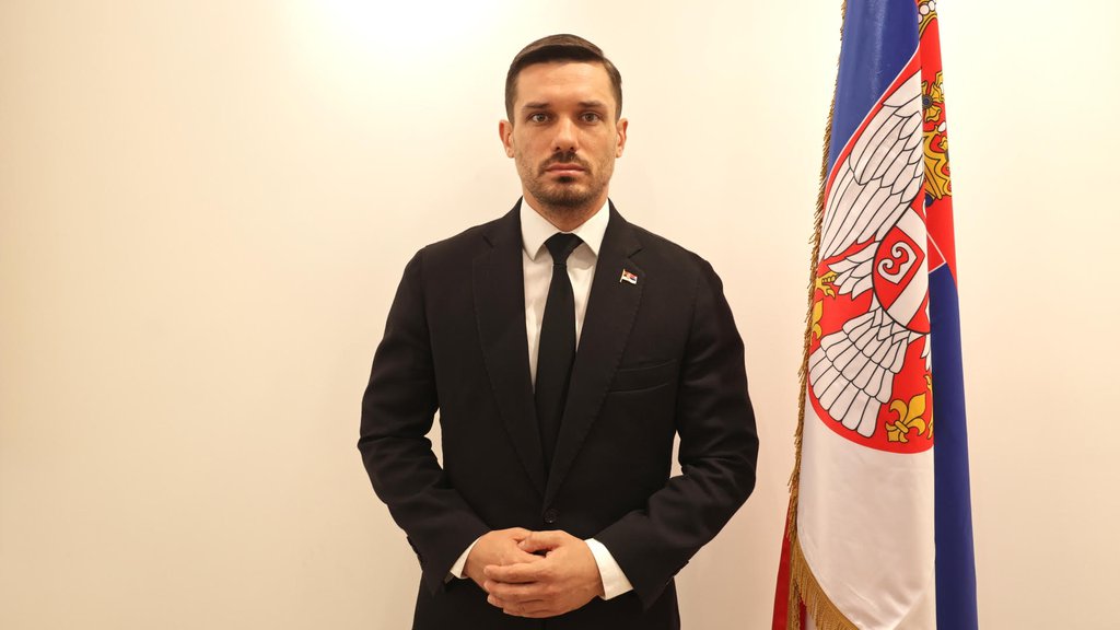 'KURTI KUKAVIČKI KRŠI MEĐUNARODNO JAVNO PRAVO' Relja Ognjenović osudio upad kosovskih terorista u prostorije srpskih institucija u Gračanici!