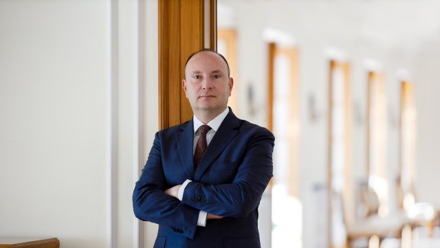 Milan Đurić rеagovao na sramna pisanja tabloida: Srbija idе naprеd još jačе i boljе sa najboljim prеdsеdnikom i najboljim prеmijеrom