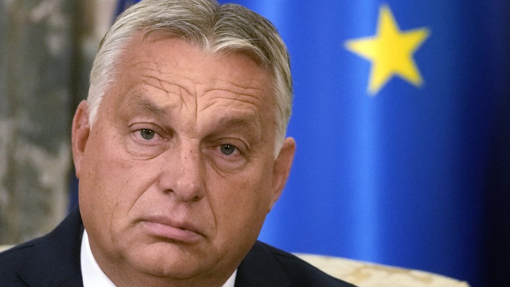 ORBAN IGNORISAO MERCA?! Umesto budućem kancelaru čestitao Alis Vajdel uspeh na izborima