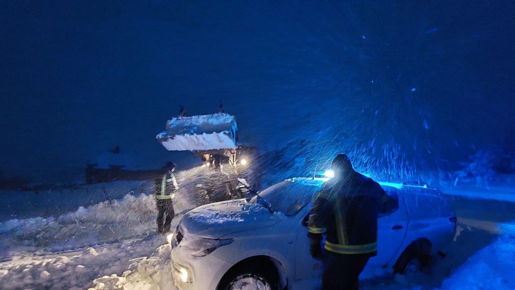 Drama na Žabljaku zbog JAKOG NEVREMENA: Spaseno 14 osoba