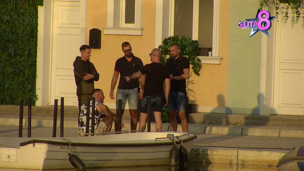 Nisi ti za džabe Muljavi: Mateja zamerio Munji poljubac sa Enom, on daje sve od sebe da se opravda (VIDEO)